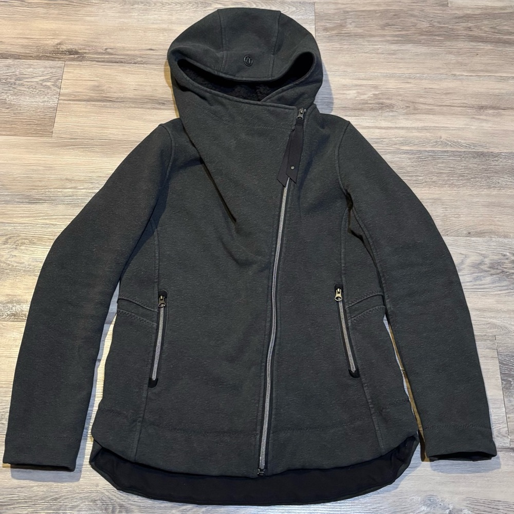 Lululemon cozy up buttercup Sherpa lined jacket gray size 4